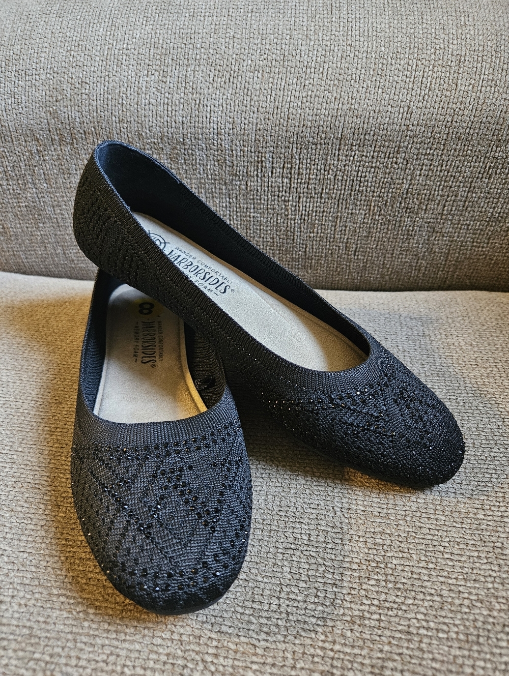 NWOT Harborsides Round Toe Embellished Flats. Size 8